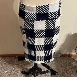 Plaid blue and white pencil skirt. Size L.